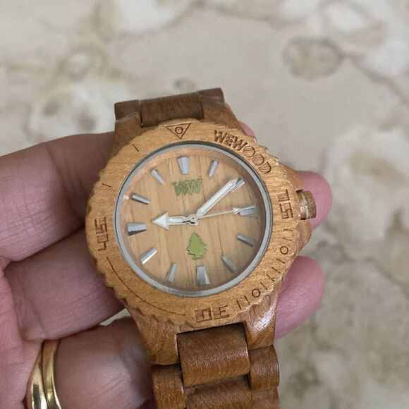 WeWood Chunky Natural Wood Wristwatch - Picture 6 of 11
